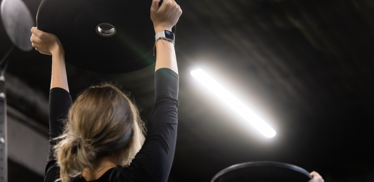 Sports, aktivitātes, sieviete sporto