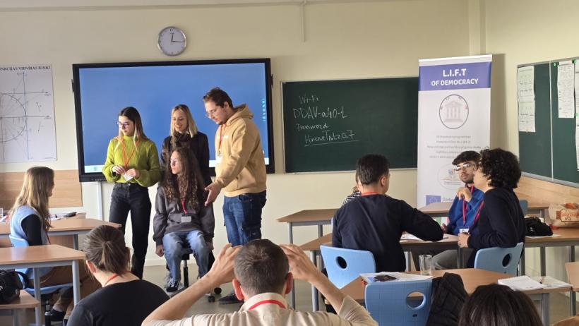 Daugavpils Draudzīgā aicinājuma vidusskolas īstenotais Erasmus+ projekts  “Lift of Democracy” 