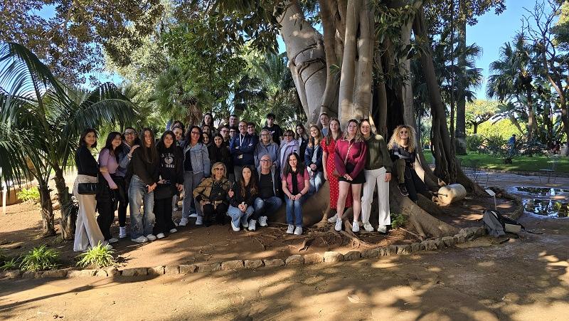 Daugavpils Draudzīgā aicinājuma vidusskolas īstenotais Erasmus+ projekts  “Lift of Democracy” 