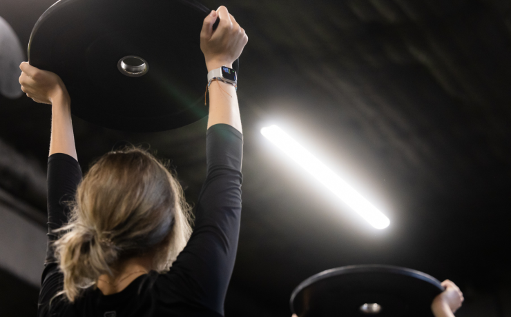 Sports, aktivitātes, sieviete sporto